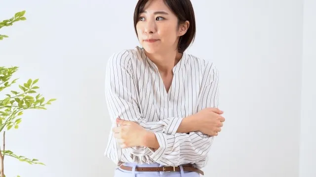 冷房で冷えた肩背中の整体対策